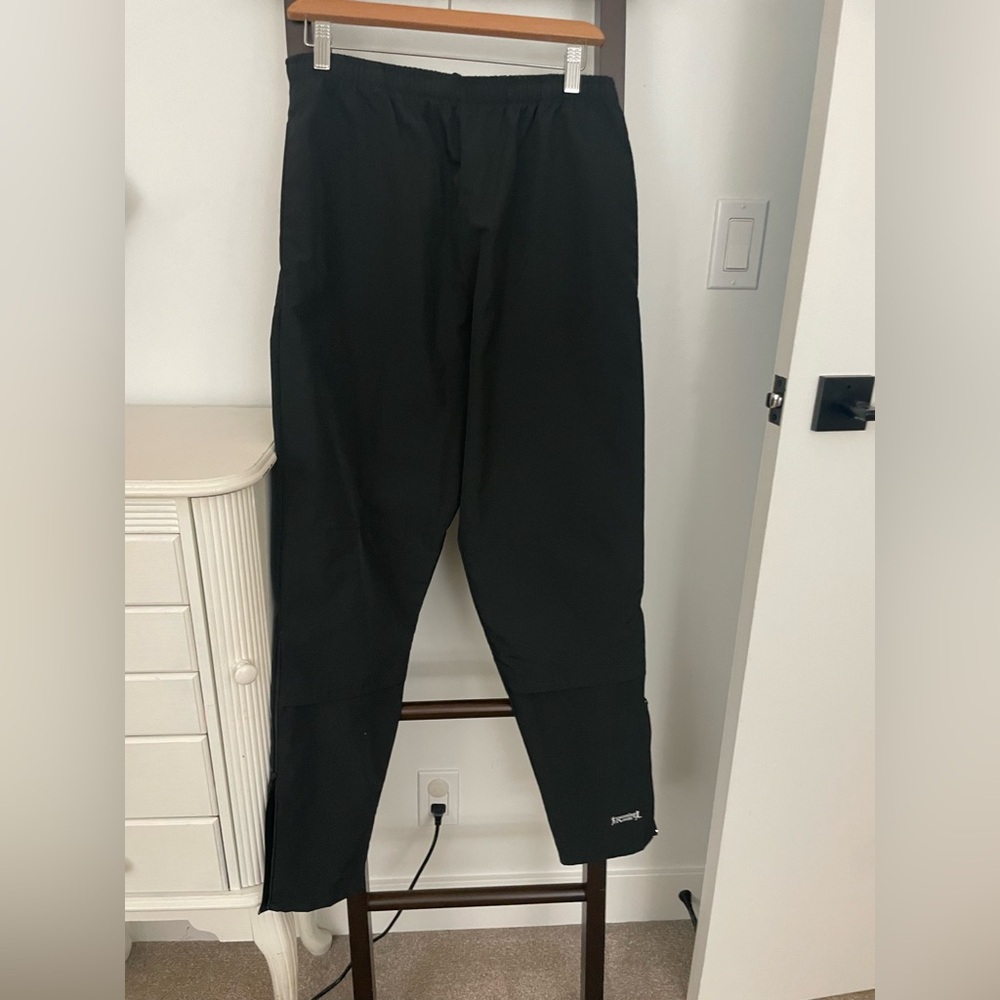 Running Room pants. Size medium. Made in Canada. Perfect running pant!